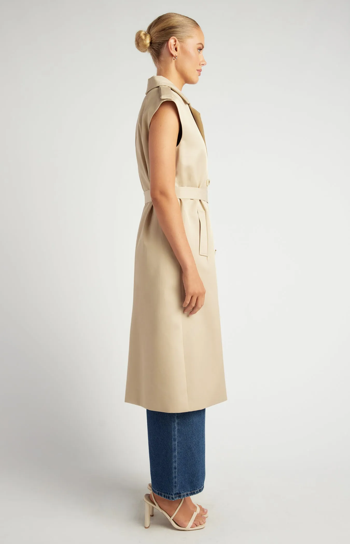 Evelyn Sleeveless Trench Coat - Beige