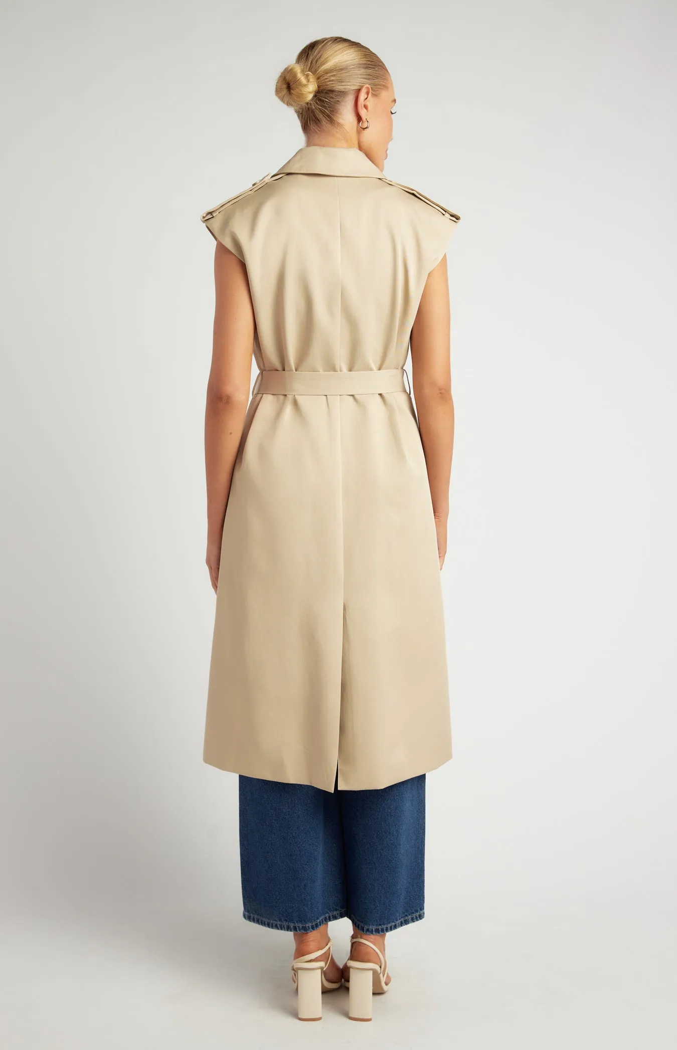 Evelyn Sleeveless Trench Coat - Beige