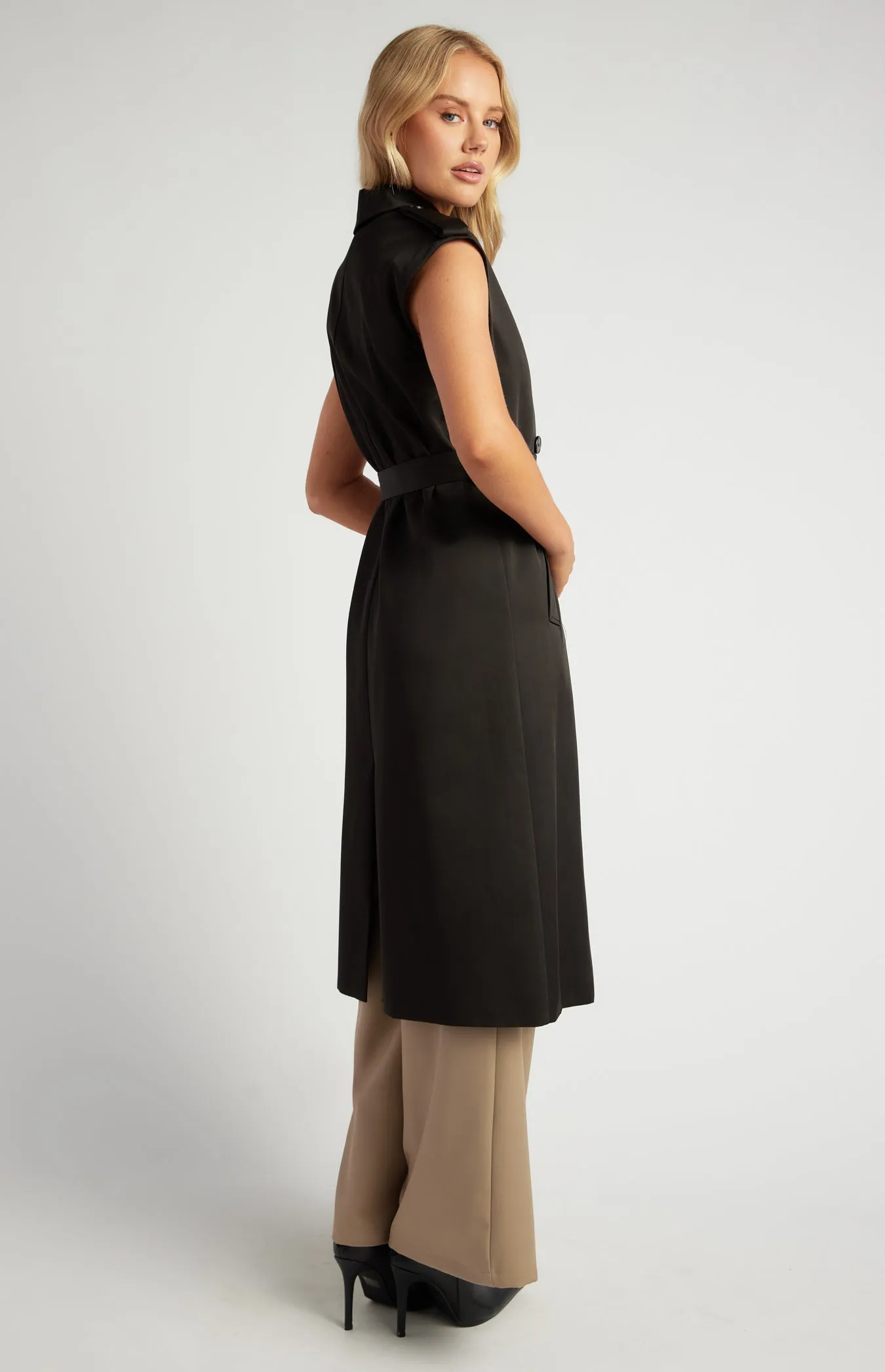 Evelyn Sleeveless Trench Coat - Black