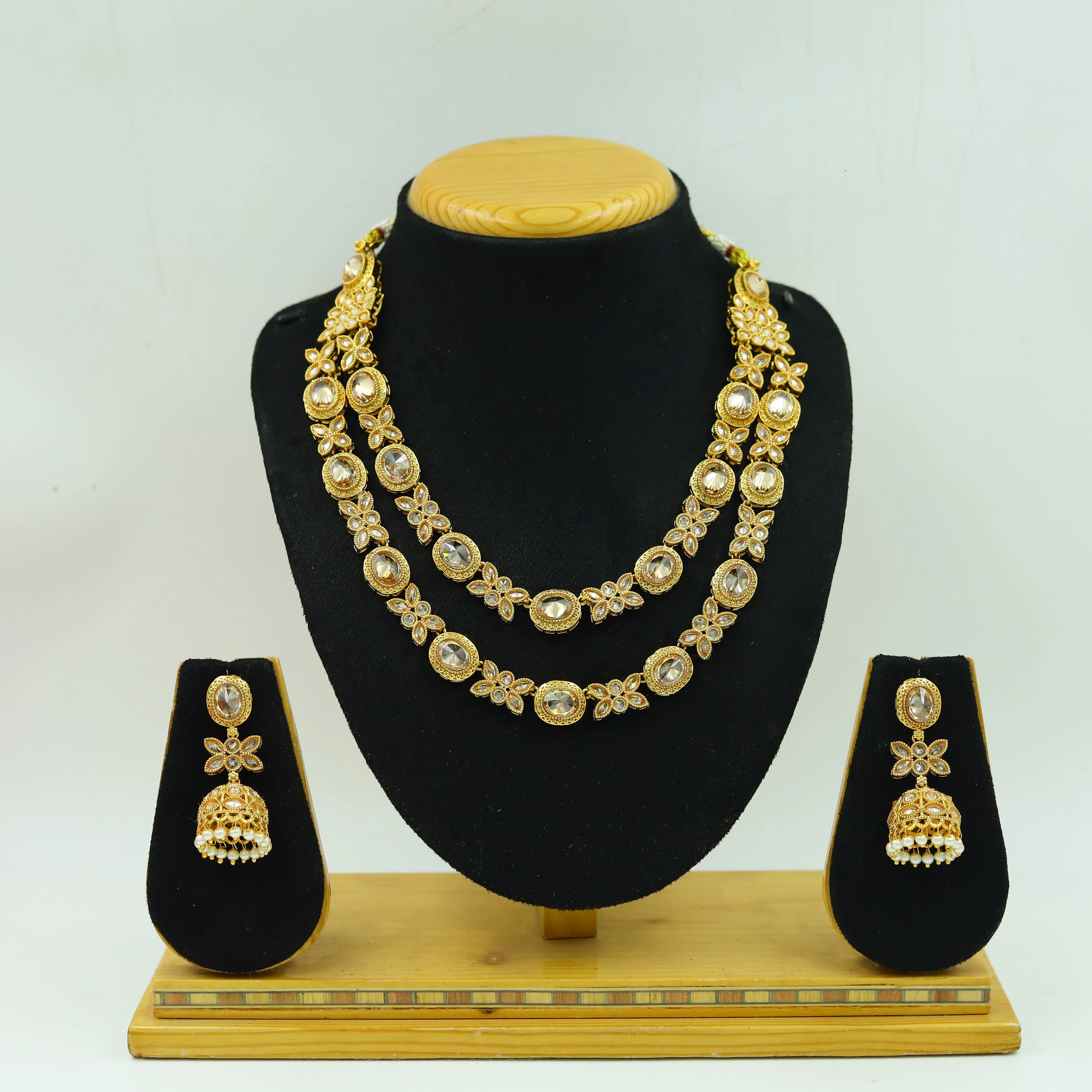 Round Neck Layered Gold Look Necklace Set 13550-28