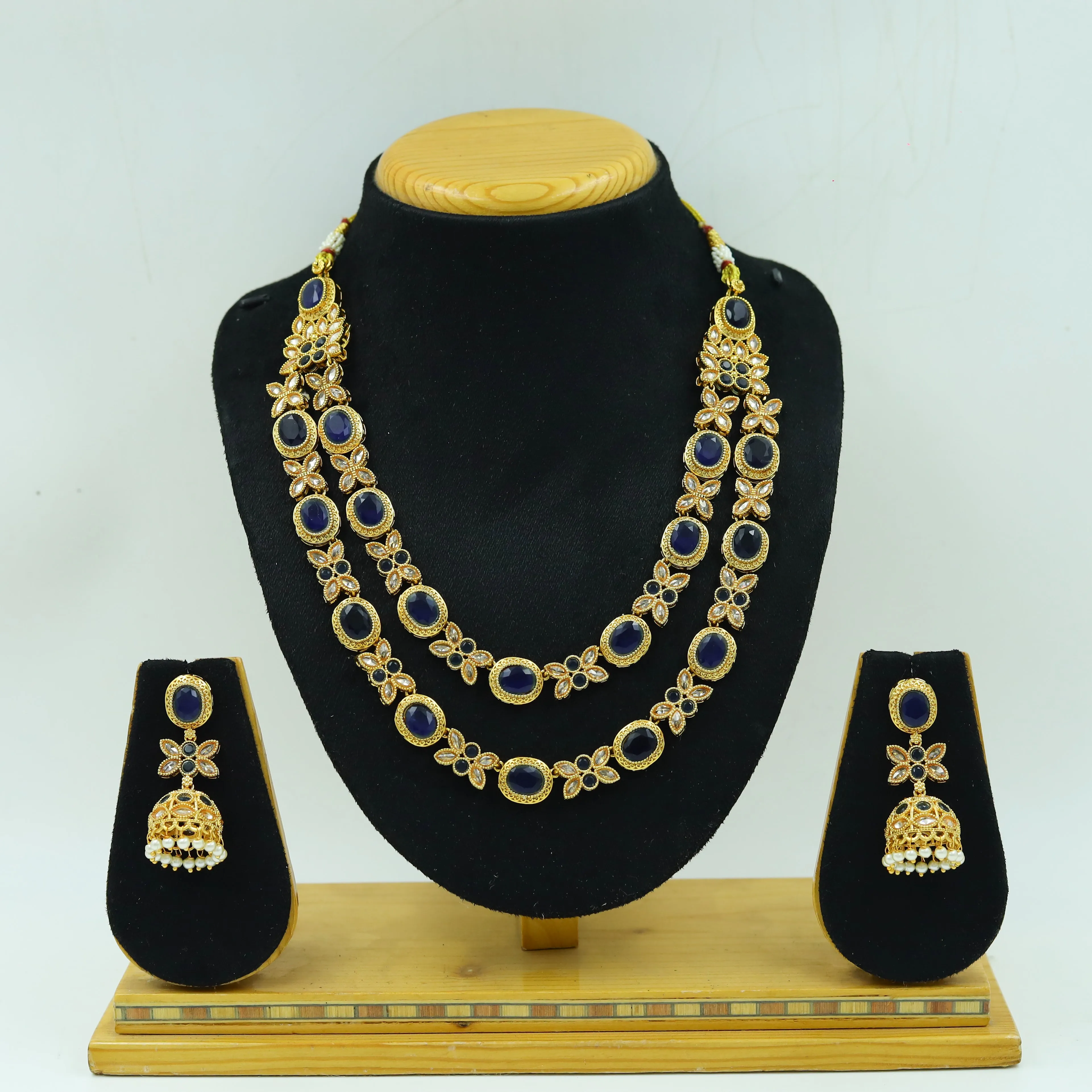 Round Neck Layered Gold Look Necklace Set 13550-28