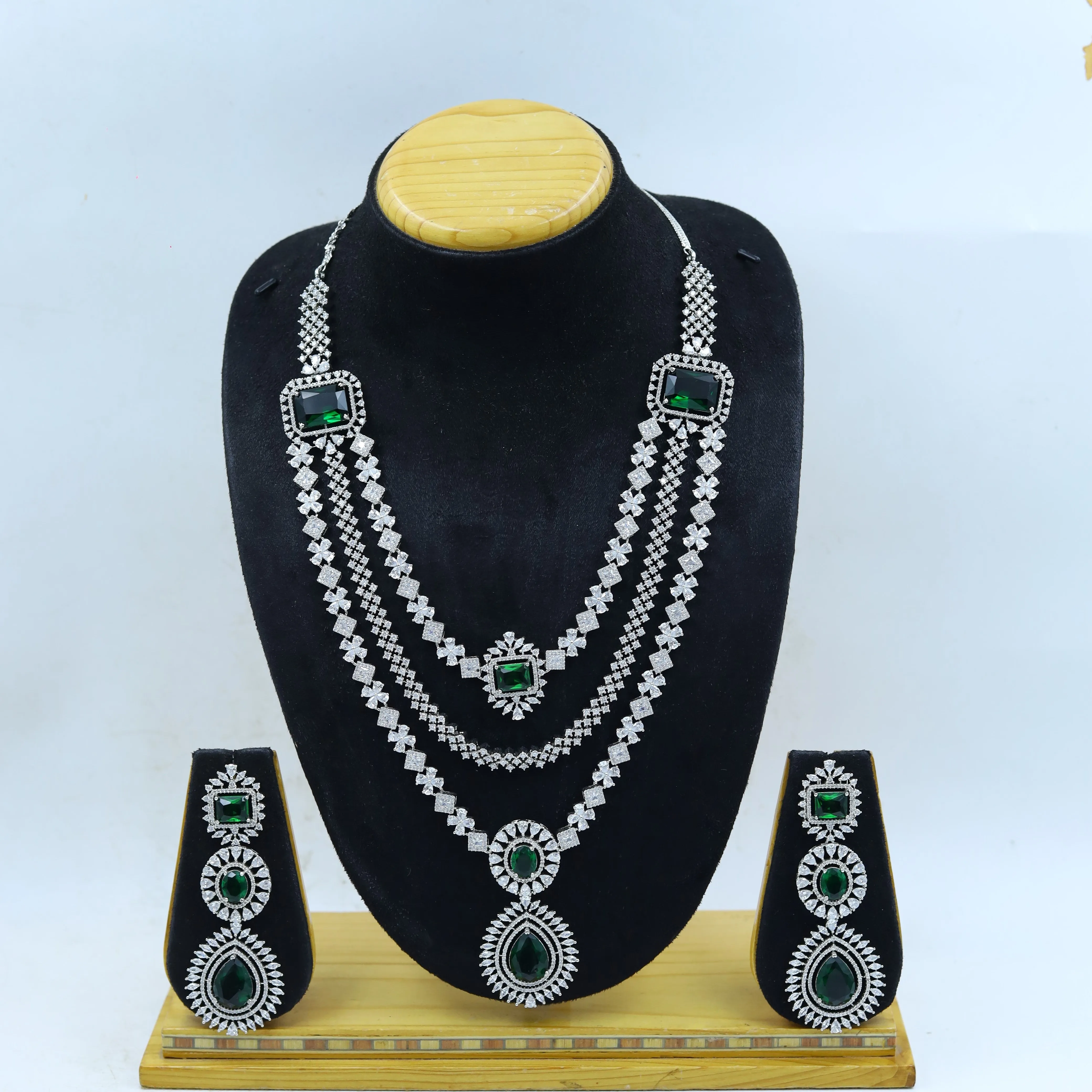 Round Neck Zircon/AD Necklace Set 12546-28
